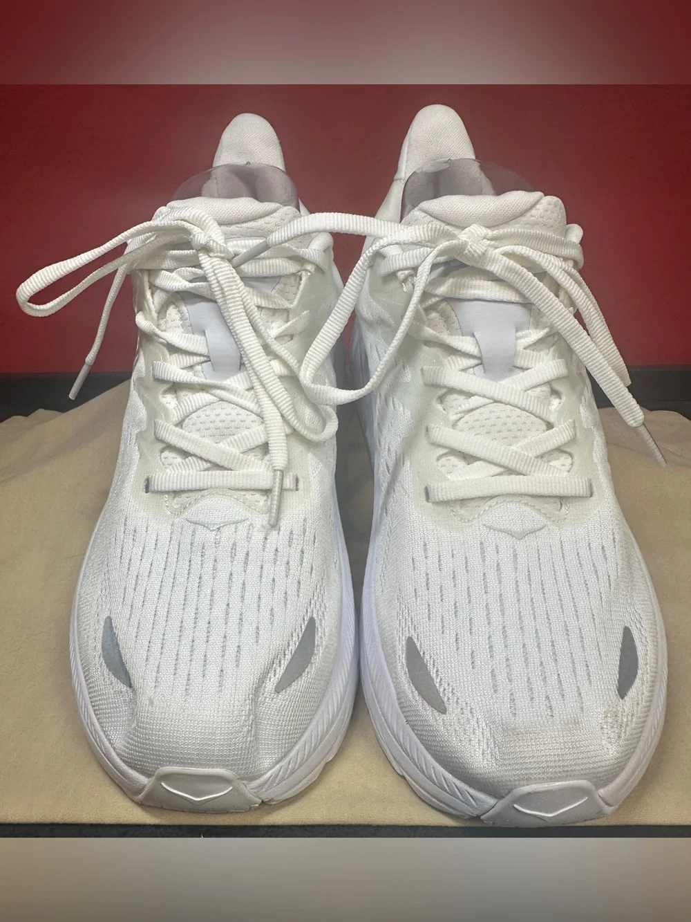 Hoka One One Clifton 8 Running Shoes White with Silver/Gray Accents Men’s Sz 8D
